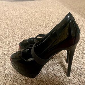 Ruthie Davis black shoes, very high hill, fare conditions